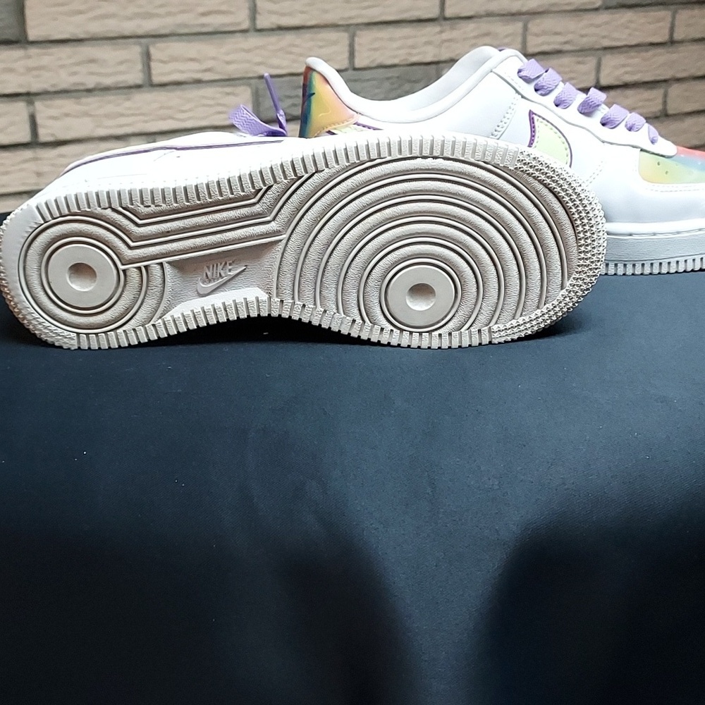 Nike Air Force One Low Women's White and Lavender Sneakers Sz 7 - Picture 8 of 10